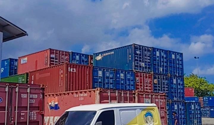 Penerusan kiriman kendaraan dinas dari makassar ke mamuju 31 Agustus 2022