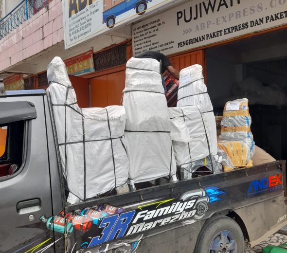 Pengiriman dari makassar ke pomalaa berangkat 4 juli 2025