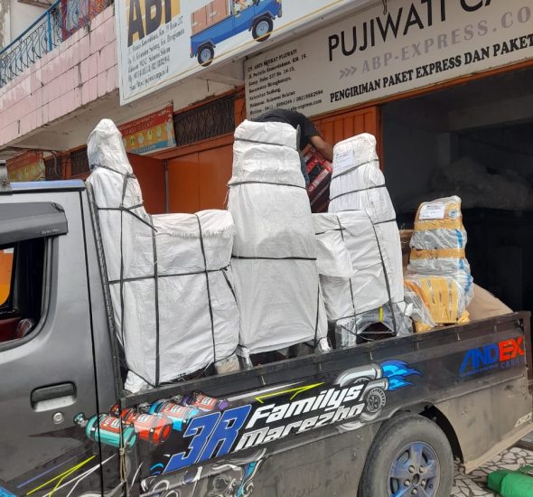 Pengiriman dari makassar ke pomalaa berangkat 4 juli 2025