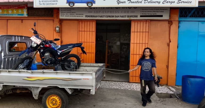 Pengiriman motor makassar ambon 31 Agustus 2025
